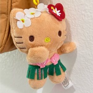 Hawai’i Exclusive sun-kissed Hello Kitty Tropical hula skirt plush keychain
